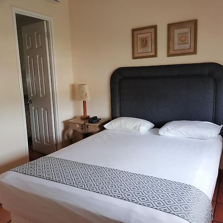 Suites Las Palmas San Jose del Cabo Exterior photo